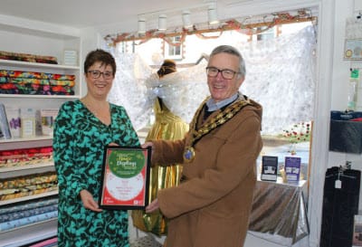Stitch receiving Window Dressing Award